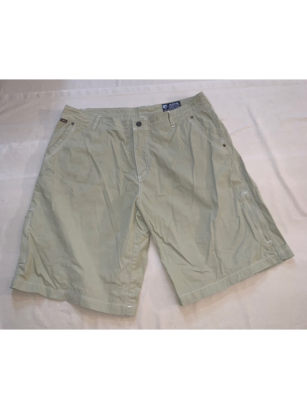 Kuhl Vintage Patina Dye khaki cargo shorts size 10